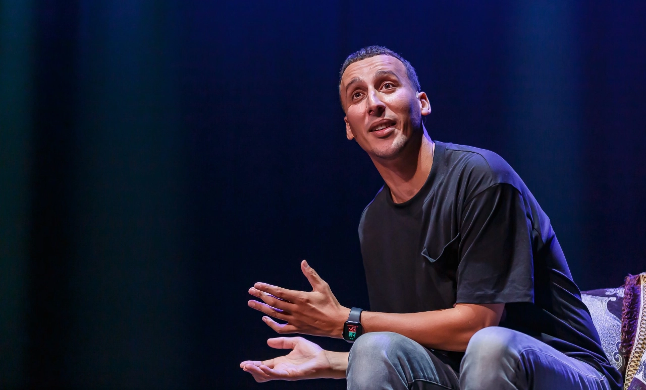 Cabaretier Jawad Es Soufi trekt drukke zalen met nieuw publiek